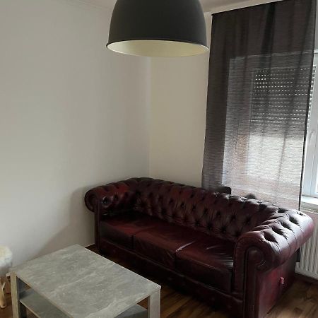 Schone Kleine Wohnung Mit Terrasse Nahe Centro Oberhausen  Luaran gambar