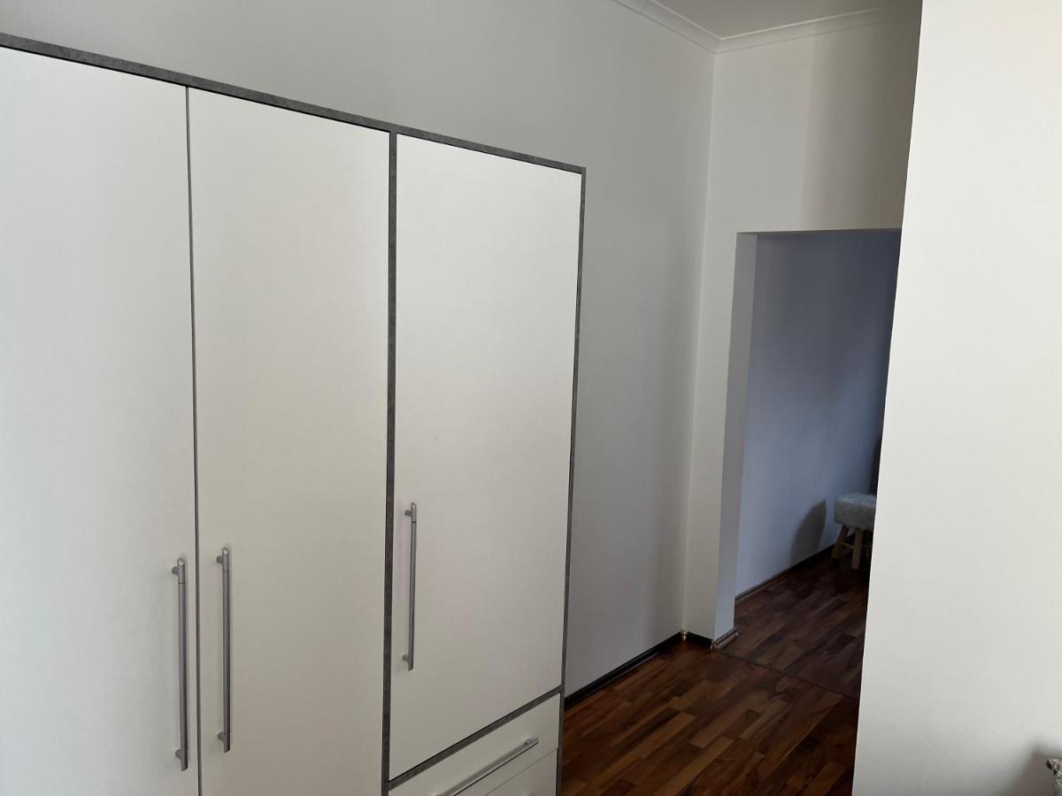 Schone Kleine Wohnung Mit Terrasse Nahe Centro Oberhausen  Luaran gambar
